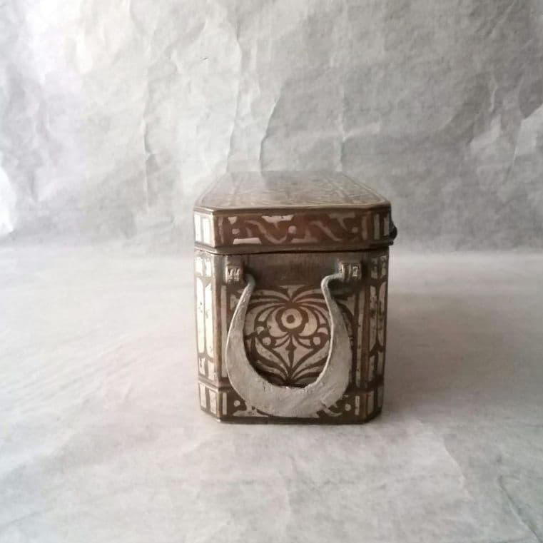 銀象嵌青銅ベタル箱、イスラム　フィリピン　ミンダナオ　アンティーク