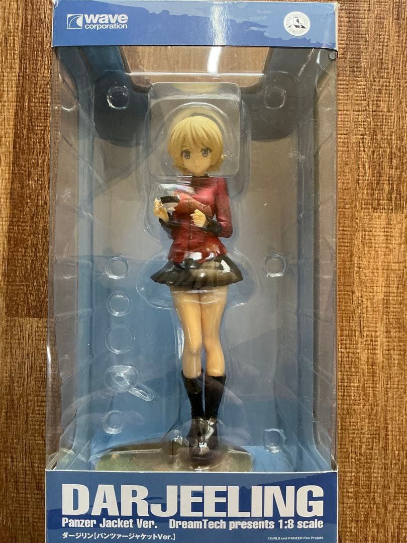 ウェーブ 1/8 ガールズ&パンツァー ダージリン パンツァージャケットVer.