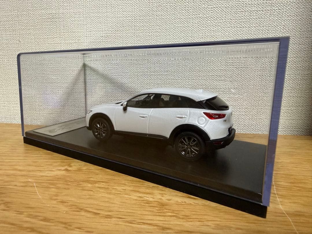 ミニカー1/43　マツダ　CX-3 ディーラー ふモデルカー カラーサンプル 白