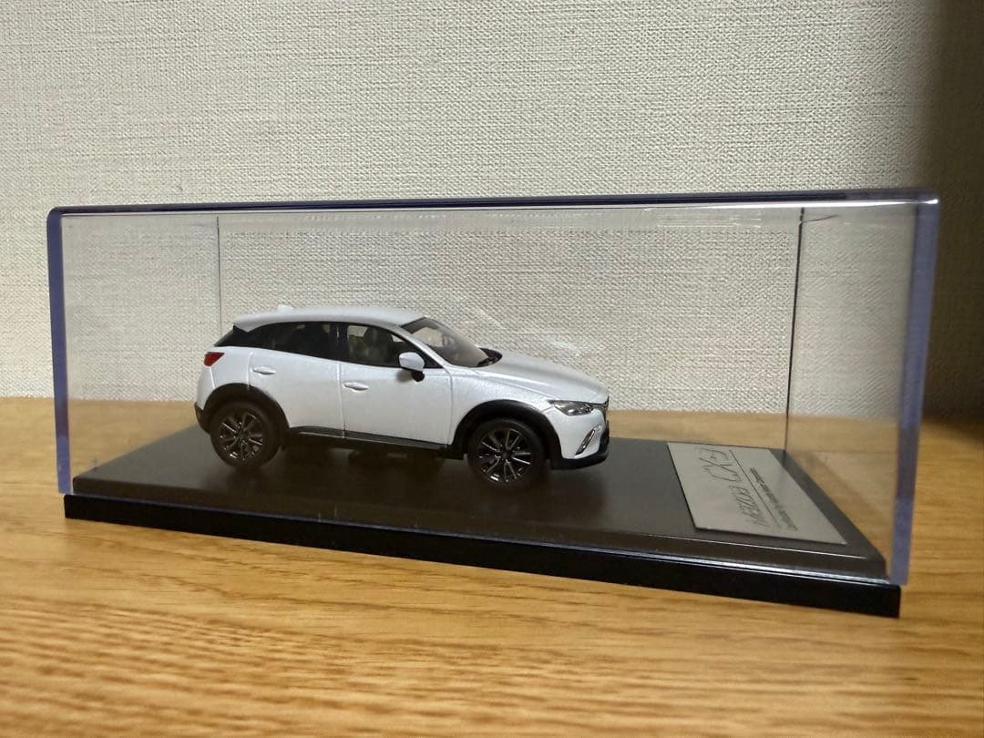 ミニカー1/43　マツダ　CX-3 ディーラー ふモデルカー カラーサンプル 白