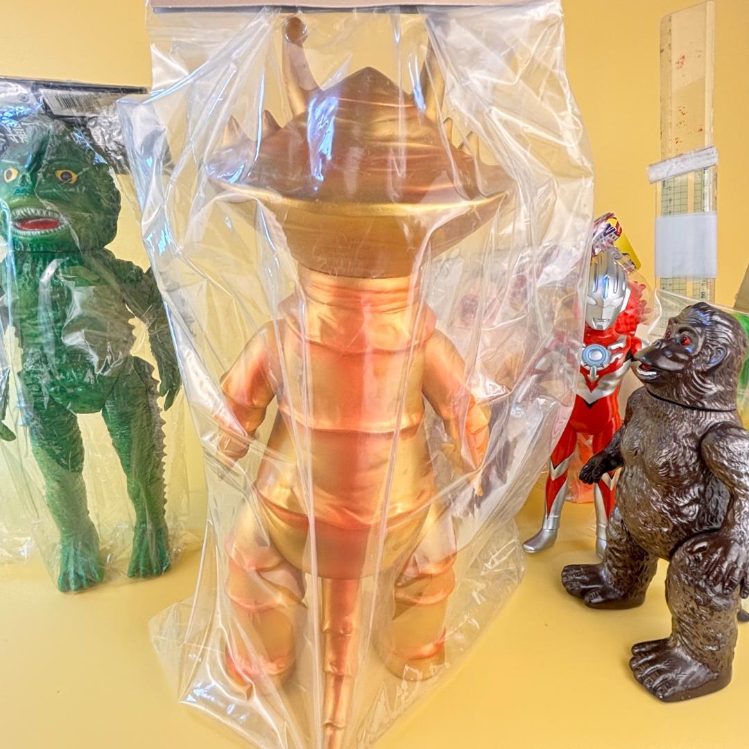 ブルマァク　ジャイアント　ゴールド　カネゴン　高さ35ｃｍ　マルサン・やまなや