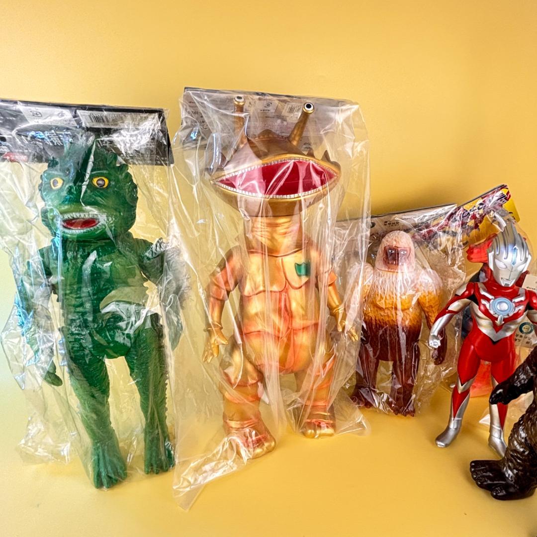 ブルマァク　ジャイアント　ゴールド　カネゴン　高さ35ｃｍ　マルサン・やまなや