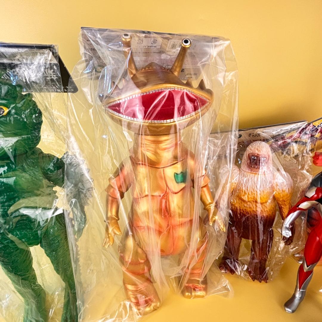 ブルマァク　ジャイアント　ゴールド　カネゴン　高さ35ｃｍ　マルサン・やまなや