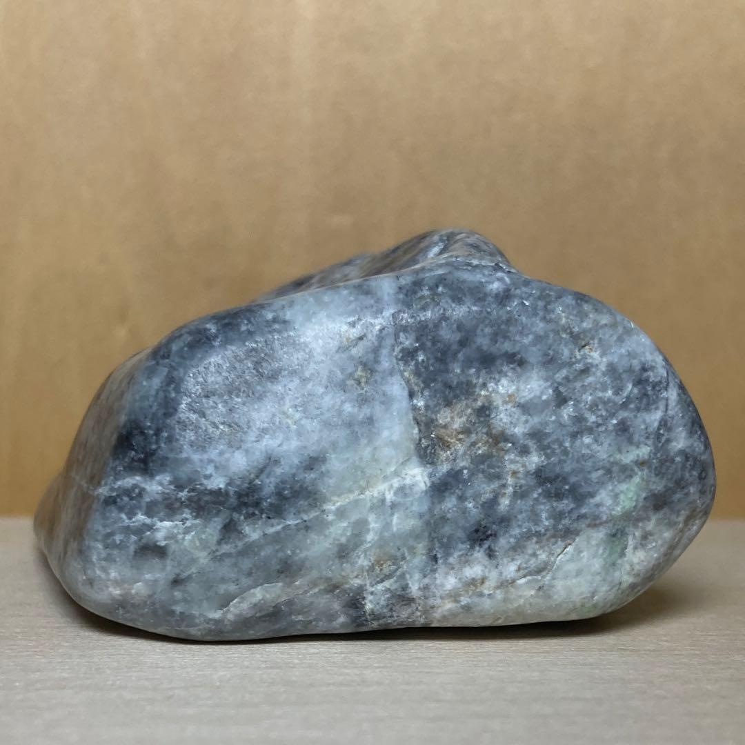 糸魚川翡翠　金山谷　黒×白×翠　黒翡翠　翡翠輝石　原石　107.2ｇ