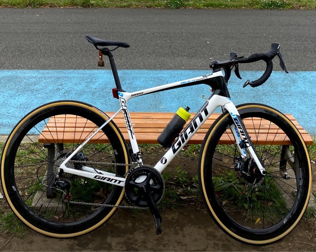 ロードバイク GIANT DEFY Advanced カーボン ディスクブレーキ