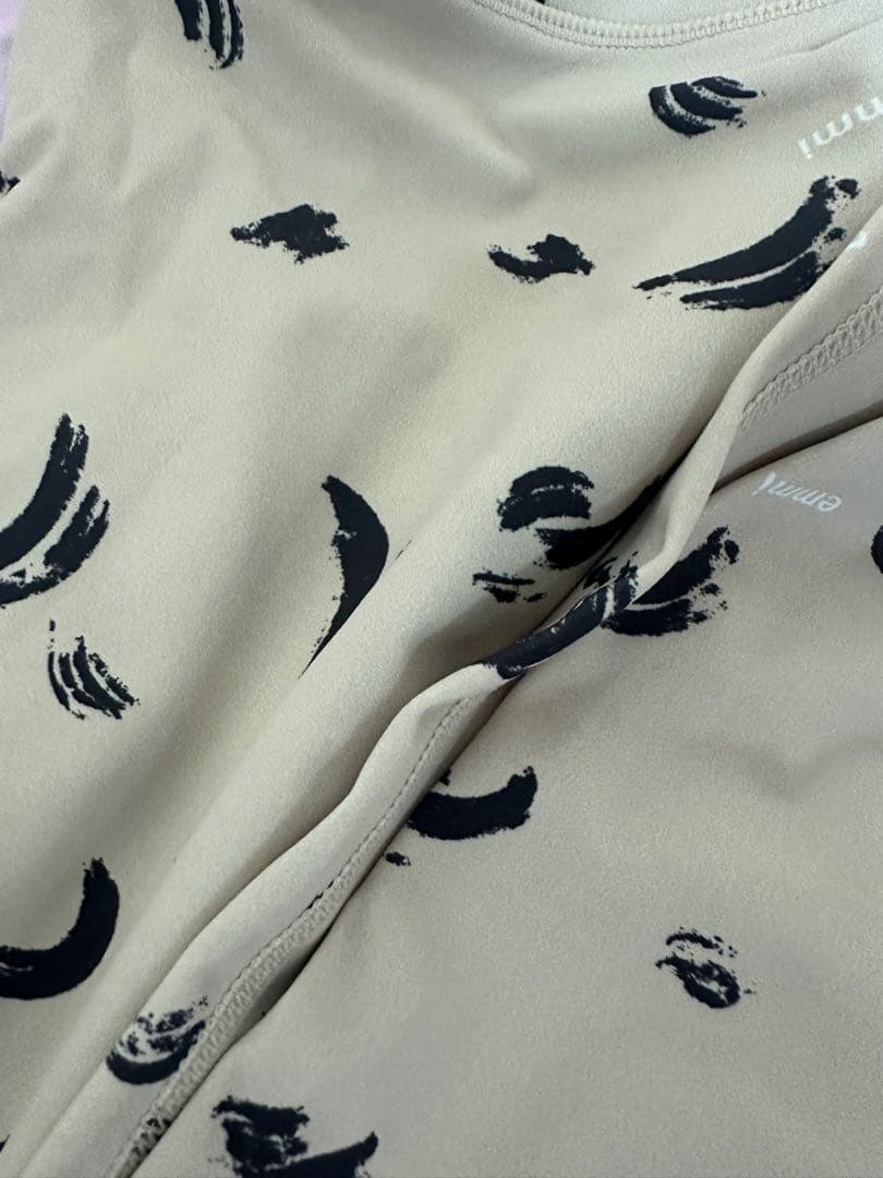 emmi ヨガウェア ベージュ 月模様