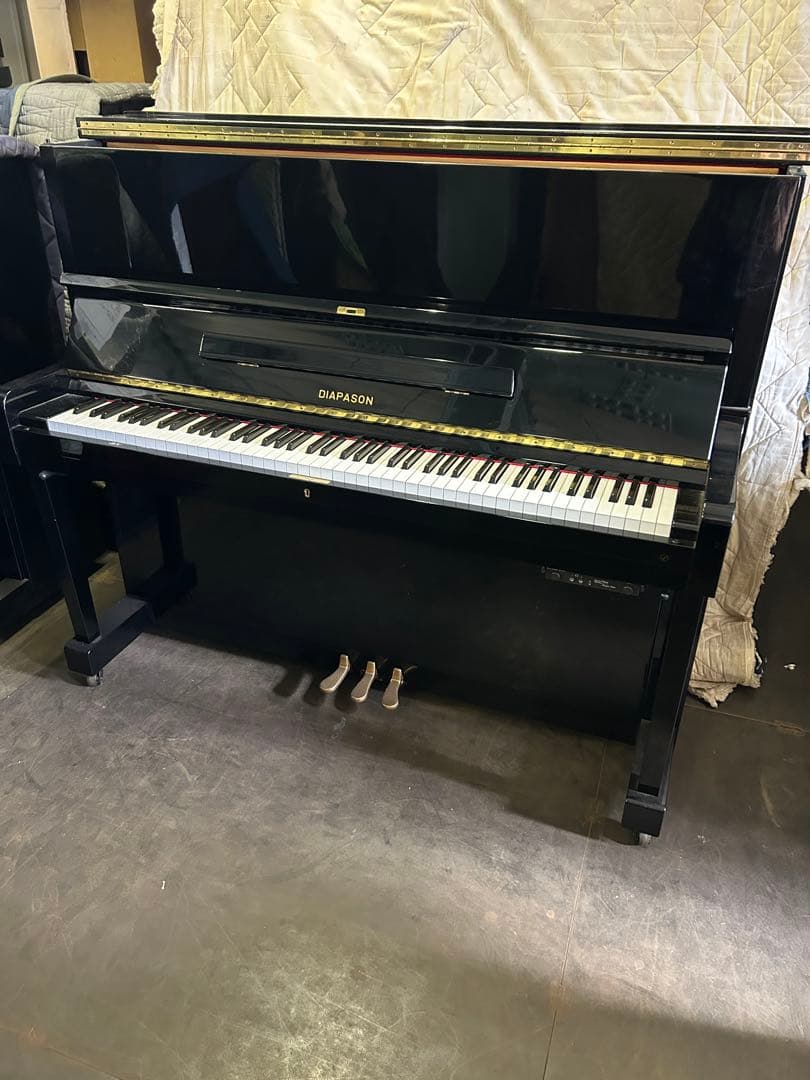 超価格、ディアパンピアノD126CE、人気のスタンダードタイプ、お買い得1台限！