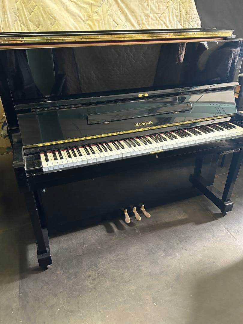 超価格、ディアパンピアノD126CE、人気のスタンダードタイプ、お買い得1台限！