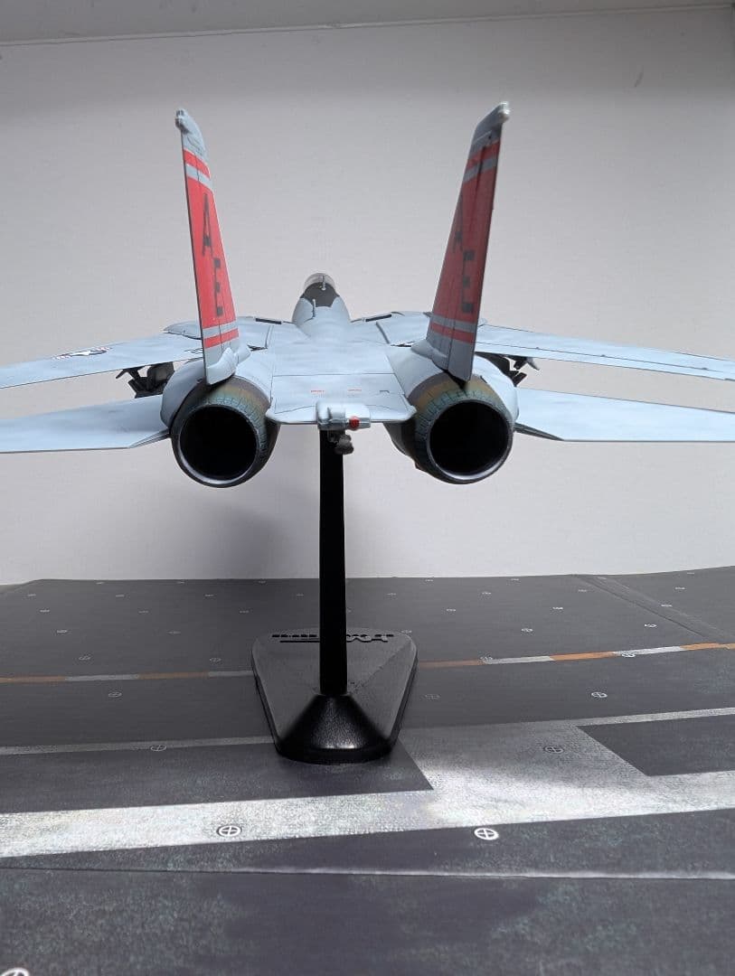 ハセガワＦ−１４Ａ 完成品VF-31トムキャッターズ飛行状態1/72完成品