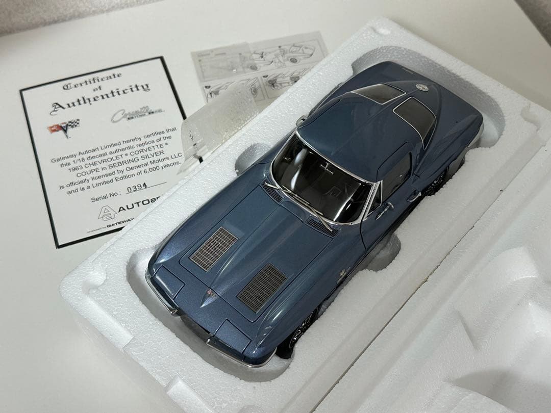 AUTOART Corvette Sting Ray 1/18 オートアート
