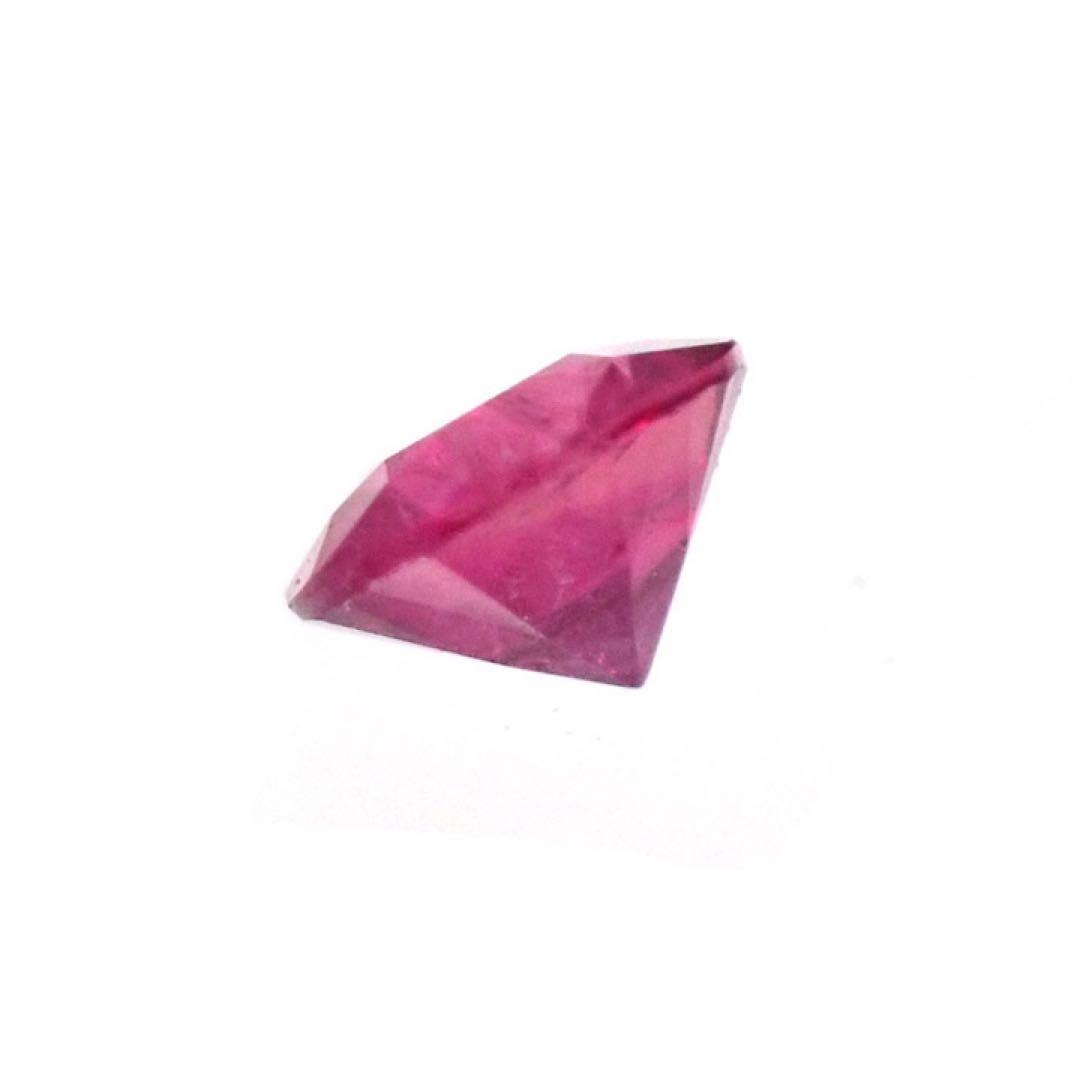 【アメリカ/ユタ産】レッドベリル(ビクスバイト)