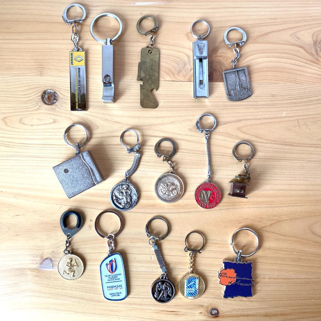 75個セット フランスヴィンテージ 金属製 キーホルダーまとめ売り D13