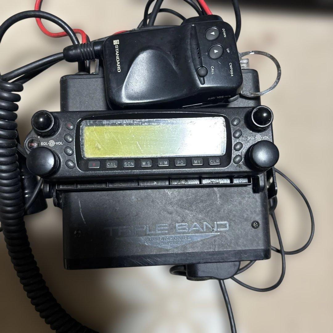 トリプルバンド受信機 リモコン付きスタンダード中古です。車用