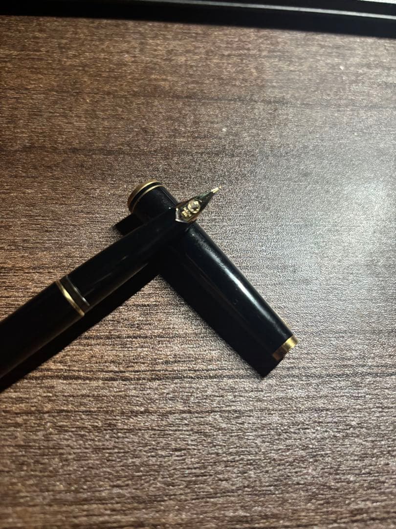 Montblanc 万年筆 黒 専用ケース付き　14k 限定モデル