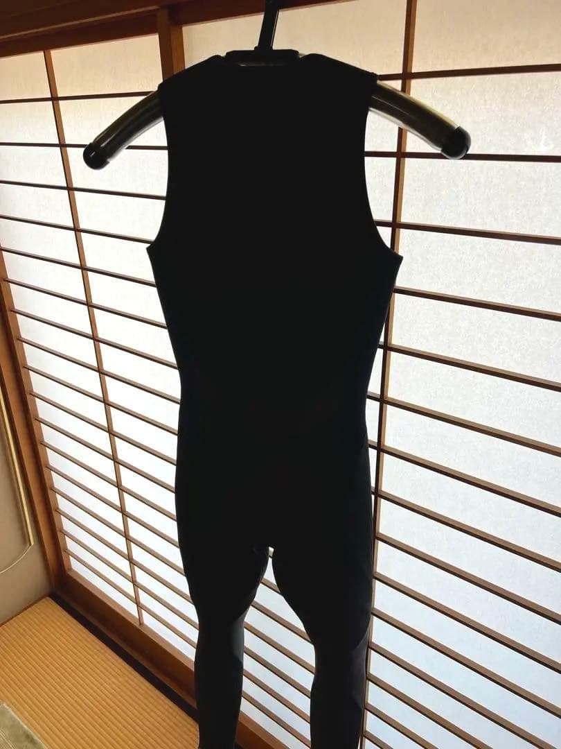 ウエットスーツ(スキューバダイビング)