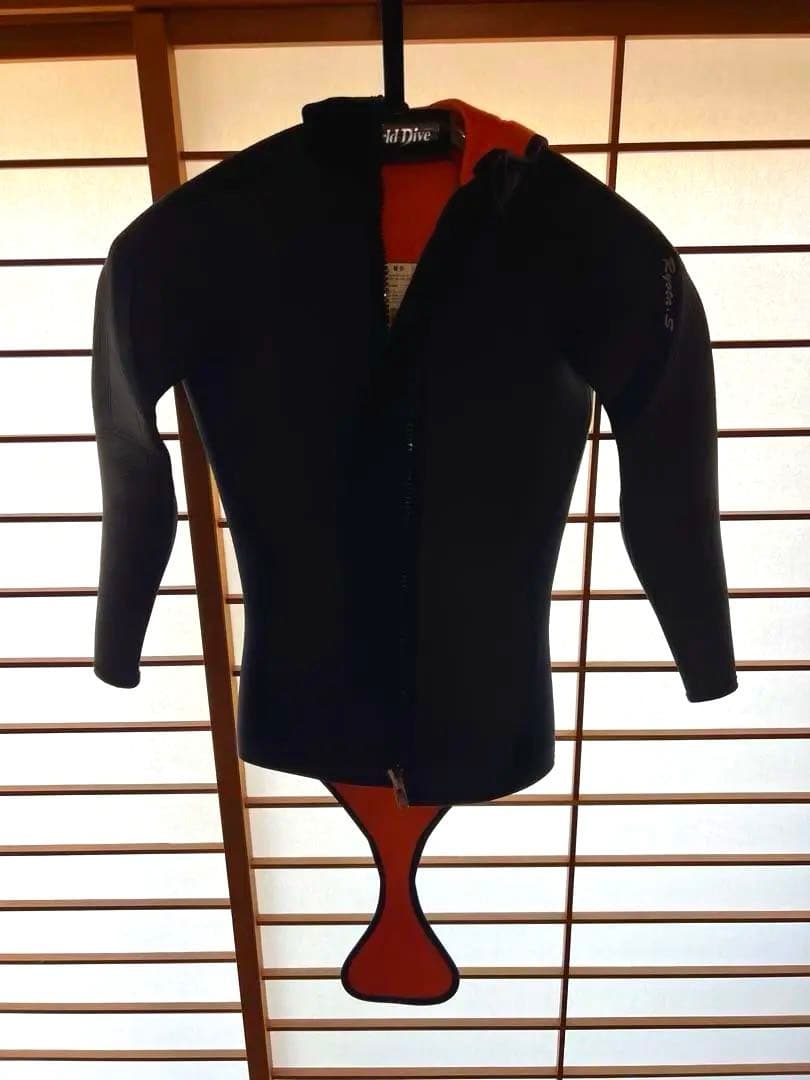 ウエットスーツ(スキューバダイビング)