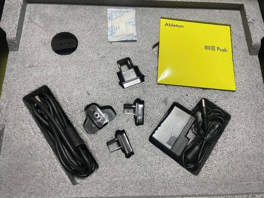 Ableton Push2 MIDIコントローラー & 専用デッキセーバー