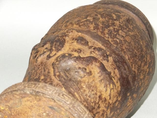 時代古鉄 華道具 在銘 花器 壺『荒膚地浮彫雲龍雷文　壱対』1128O