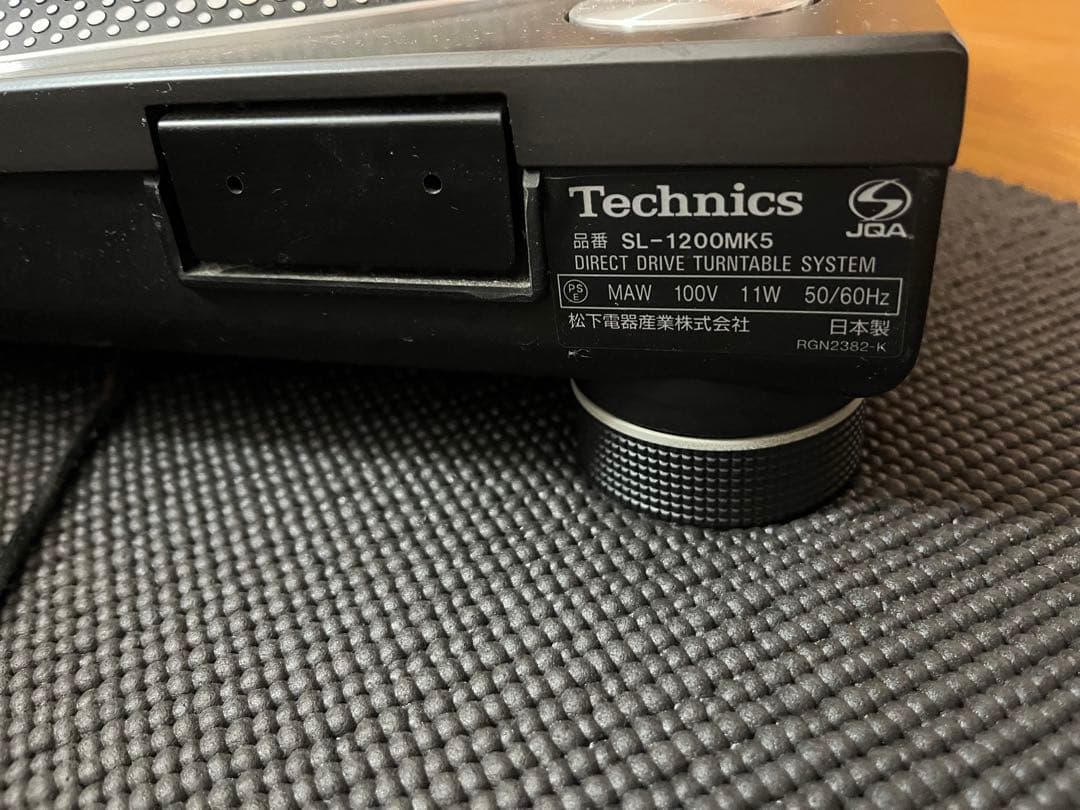 Technics SL-1200 MK5 テクニクス ターンテーブル　①