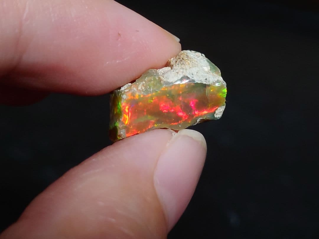 エチオピアウェロ産　オパール　ジュエリーグレード　 原石 鉱物標本