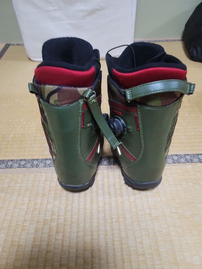 スノーボードブーツ