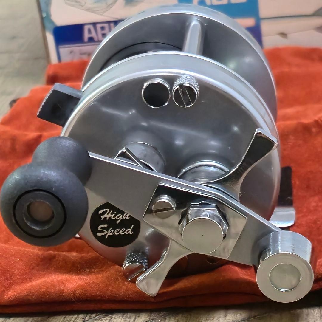 早い者勝ち！【未使用】2500C アブ アンバサダー シルバー