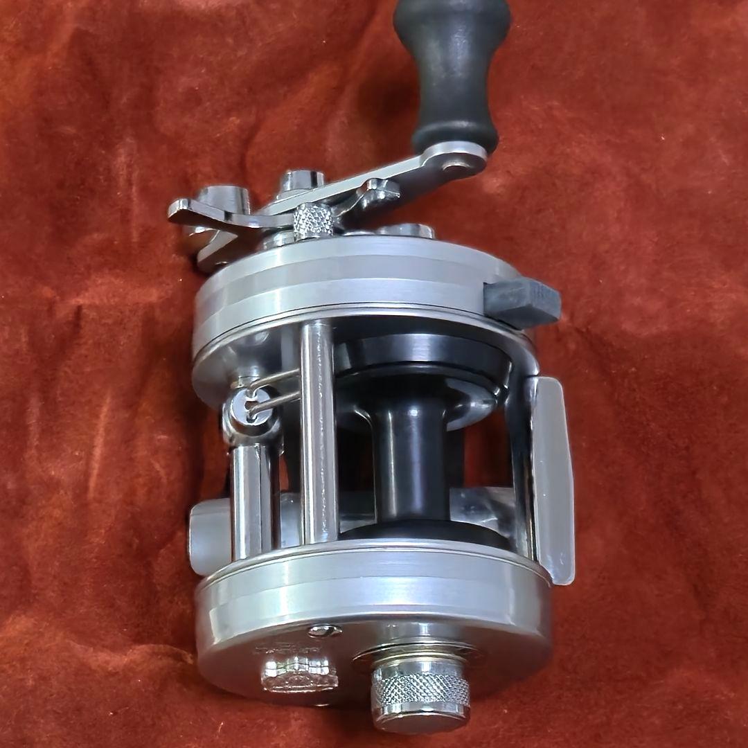 早い者勝ち！【未使用】2500C アブ アンバサダー シルバー