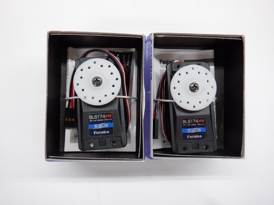 ラジコン飛行機 FUTABA BLS174HV