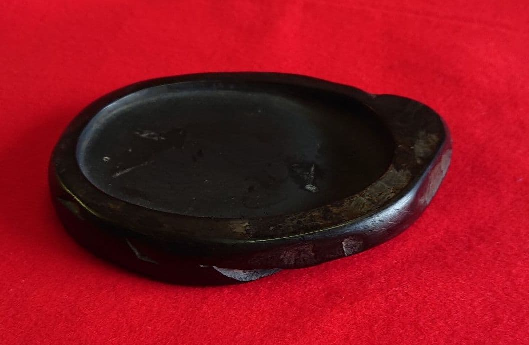 雨畑真石手彫硯