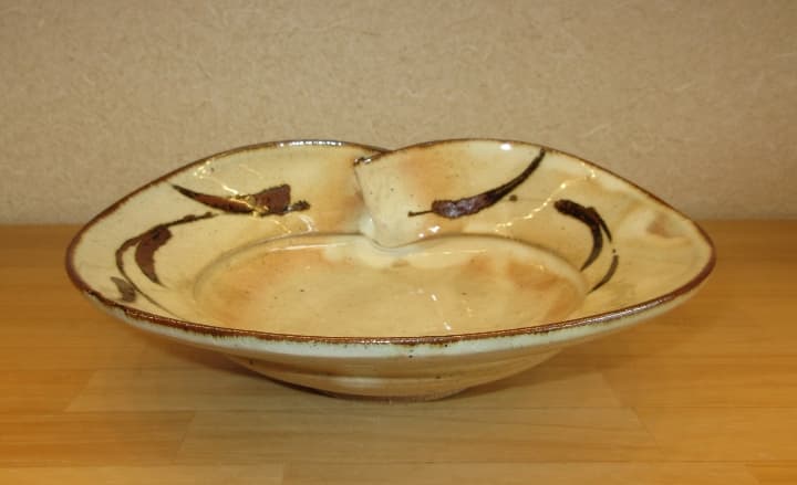 送料込【逢絢亭】茶道具 菓子鉢 唐津焼 絵唐津 鏡山窯 井上東也 共箱入り