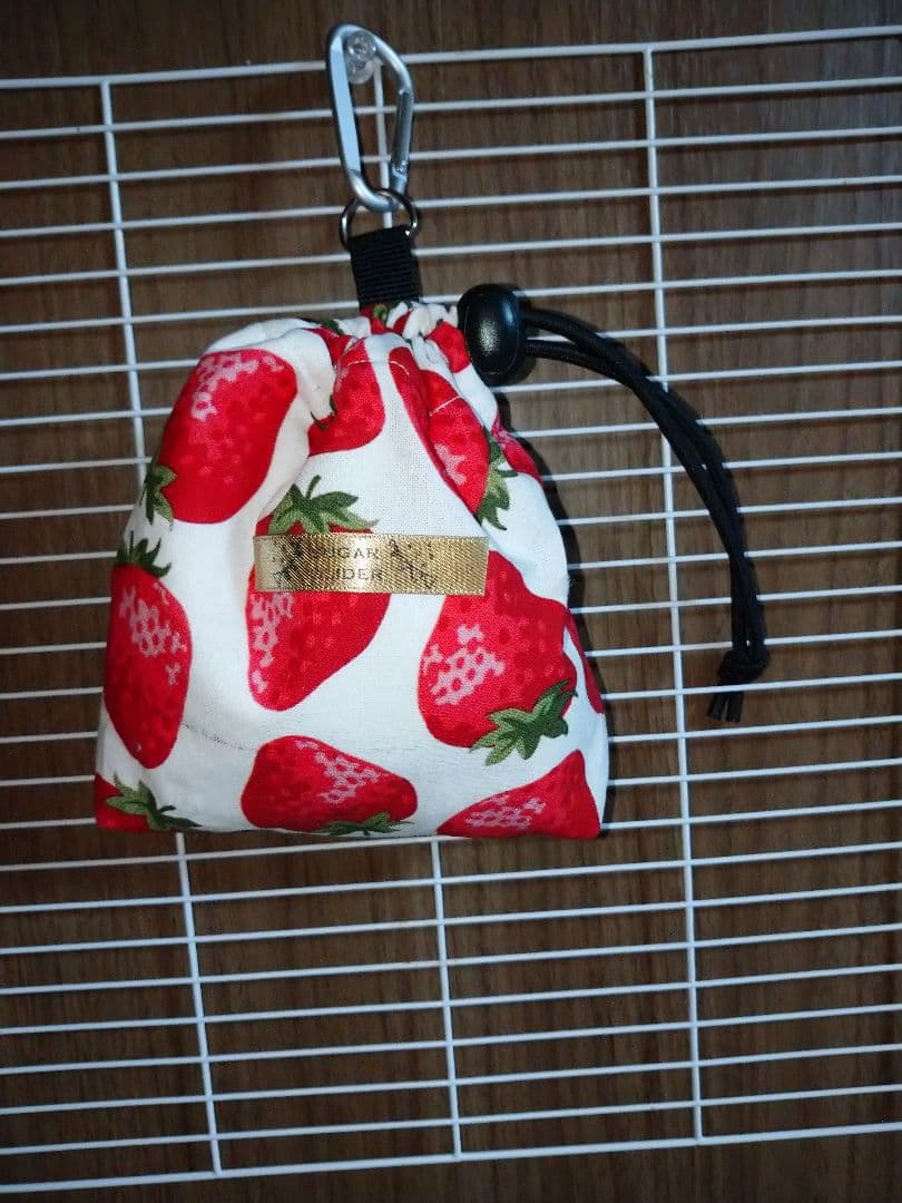 フクモモちゃん苺のなでなで巾着ポーチ
