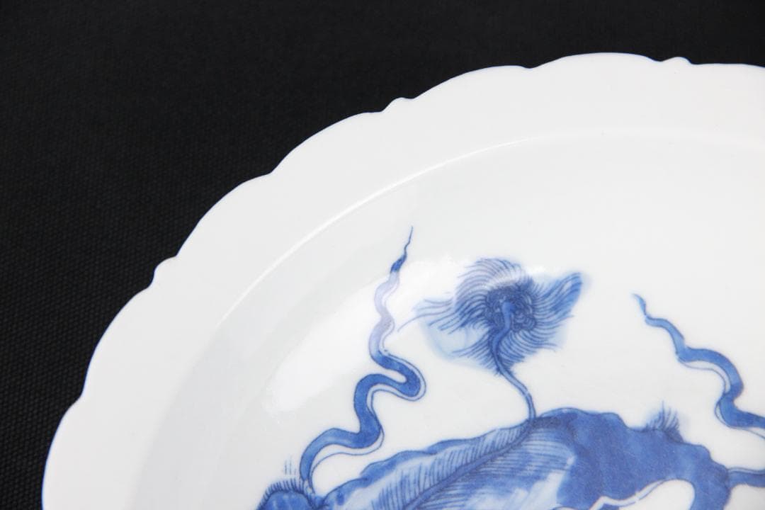 中国美術　青花獅子毬 成化年製　 古染付皿 骨董磁器 蔵出 唐物 EYM23-3