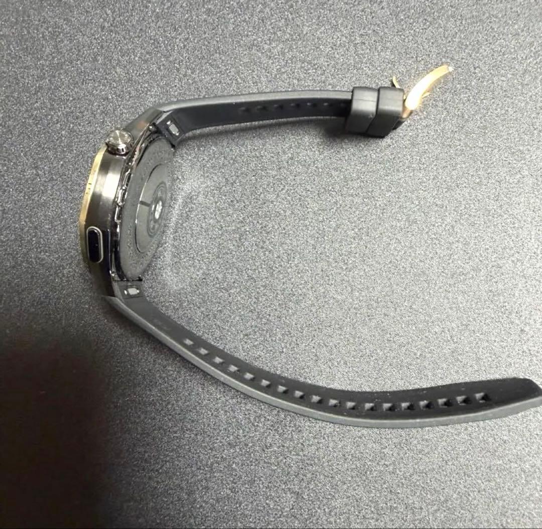HUAWEI WATCH GT 6 Pro、45mmのブラック/ゴールドモデル。