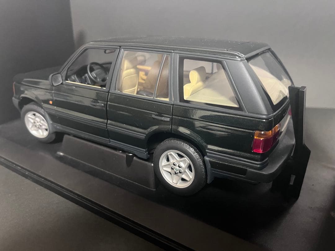 AUTOart レンジローバーRANGE ROVER 4.6 HSE 1/18
