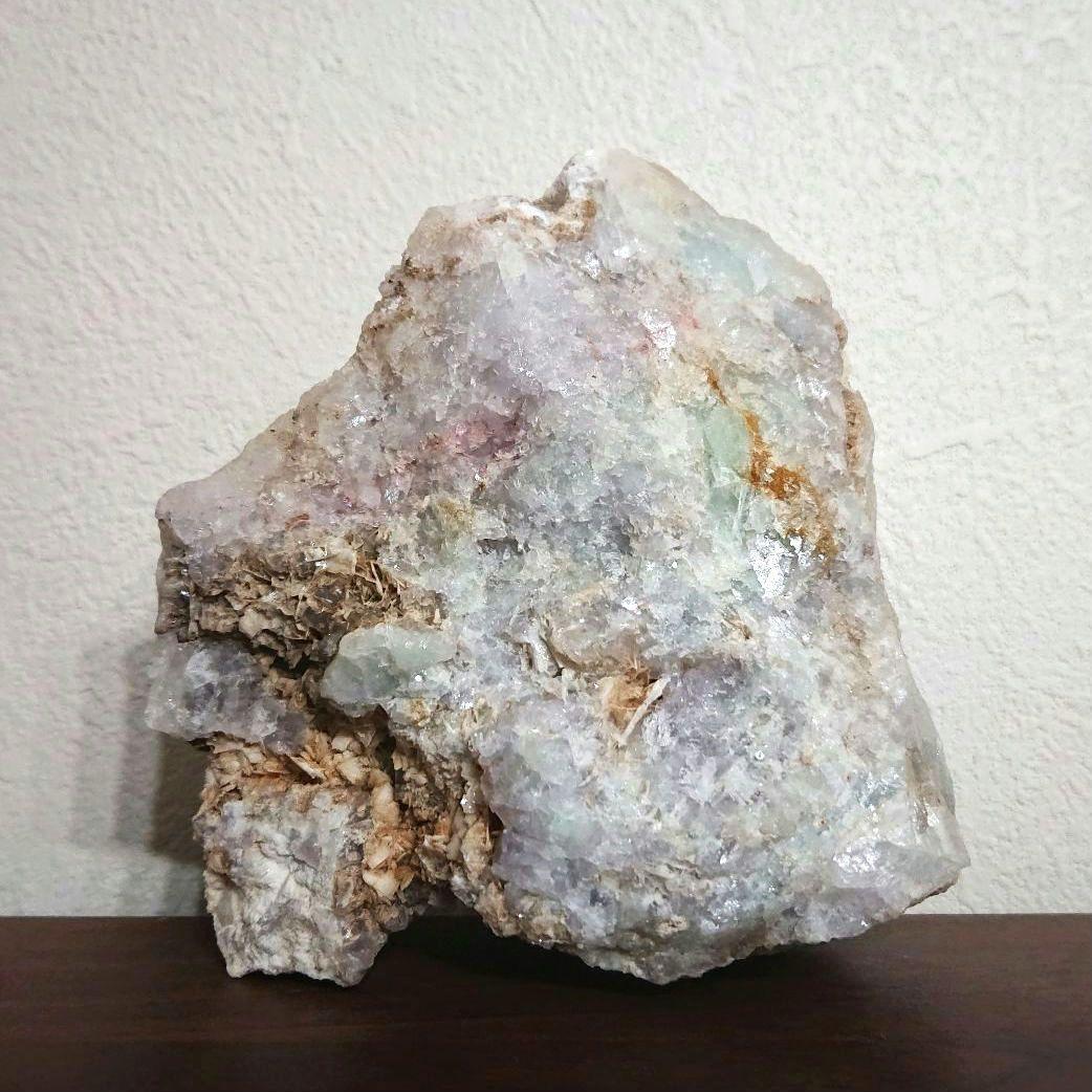 希少 国産鉱物標本 三重県産 蛍石 母岩付き フローライト 613g 石英