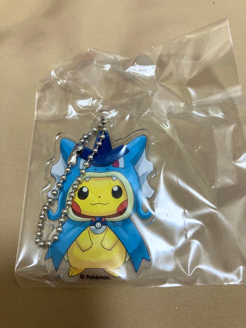 ピカチュウ　アクリルキーホルダー 8個セット