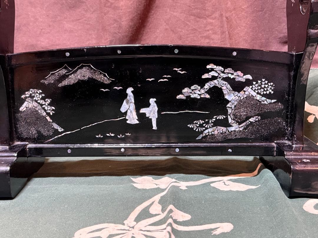 刀掛　木製黒漆塗　螺鈿　大小三本掛