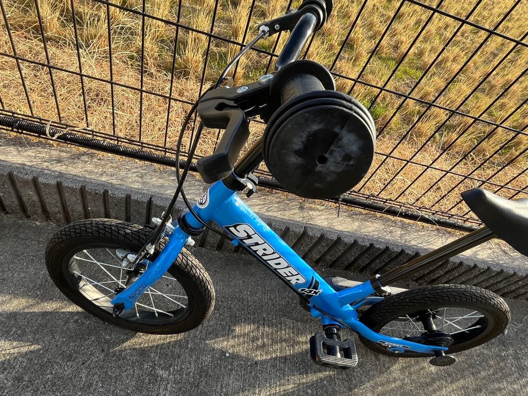STRIDER ストライダー　ブルー　14X ペダル付き