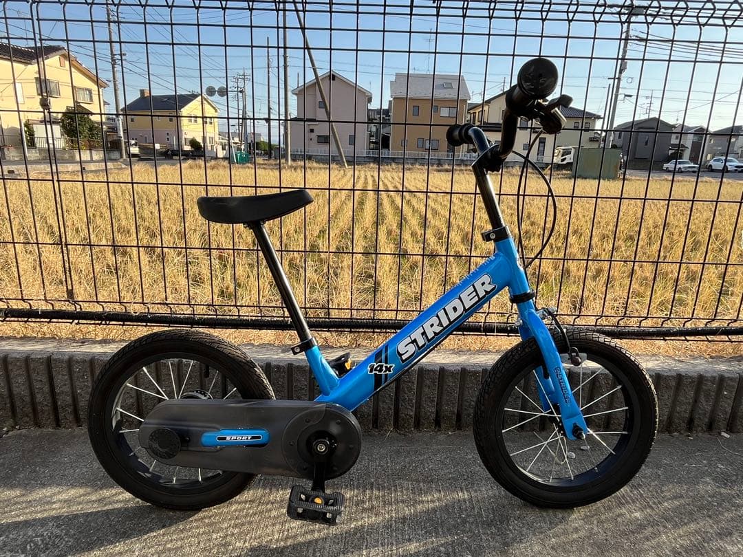 STRIDER ストライダー　ブルー　14X ペダル付き