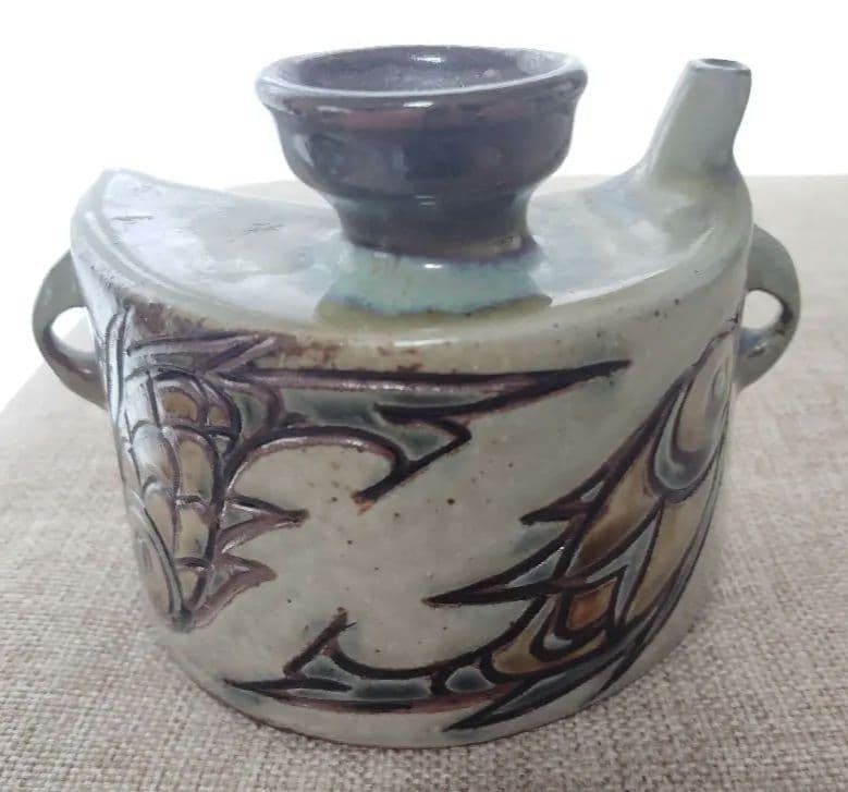 宮城須美子さん作　やちむん　壺屋焼　抱瓶