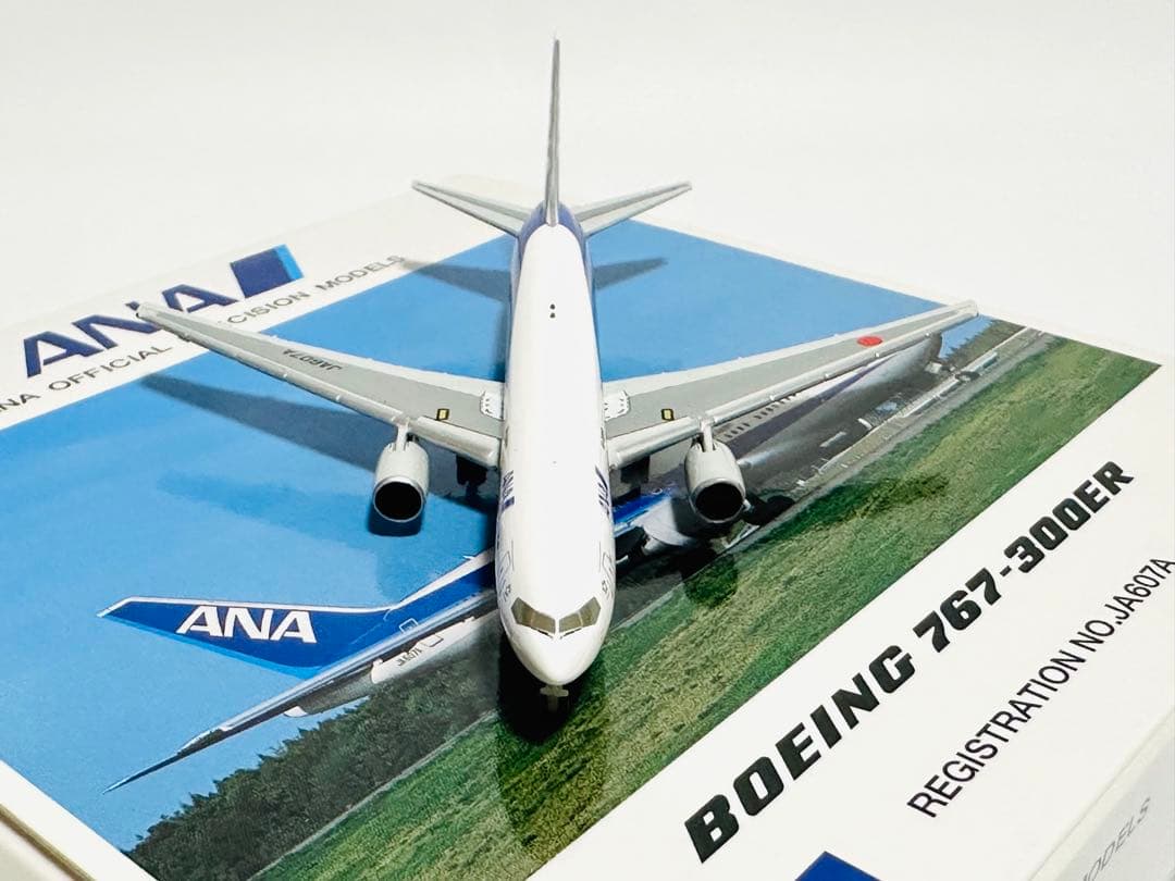 全日空1/500 B767-300ER NH50026 /747 NH50025
