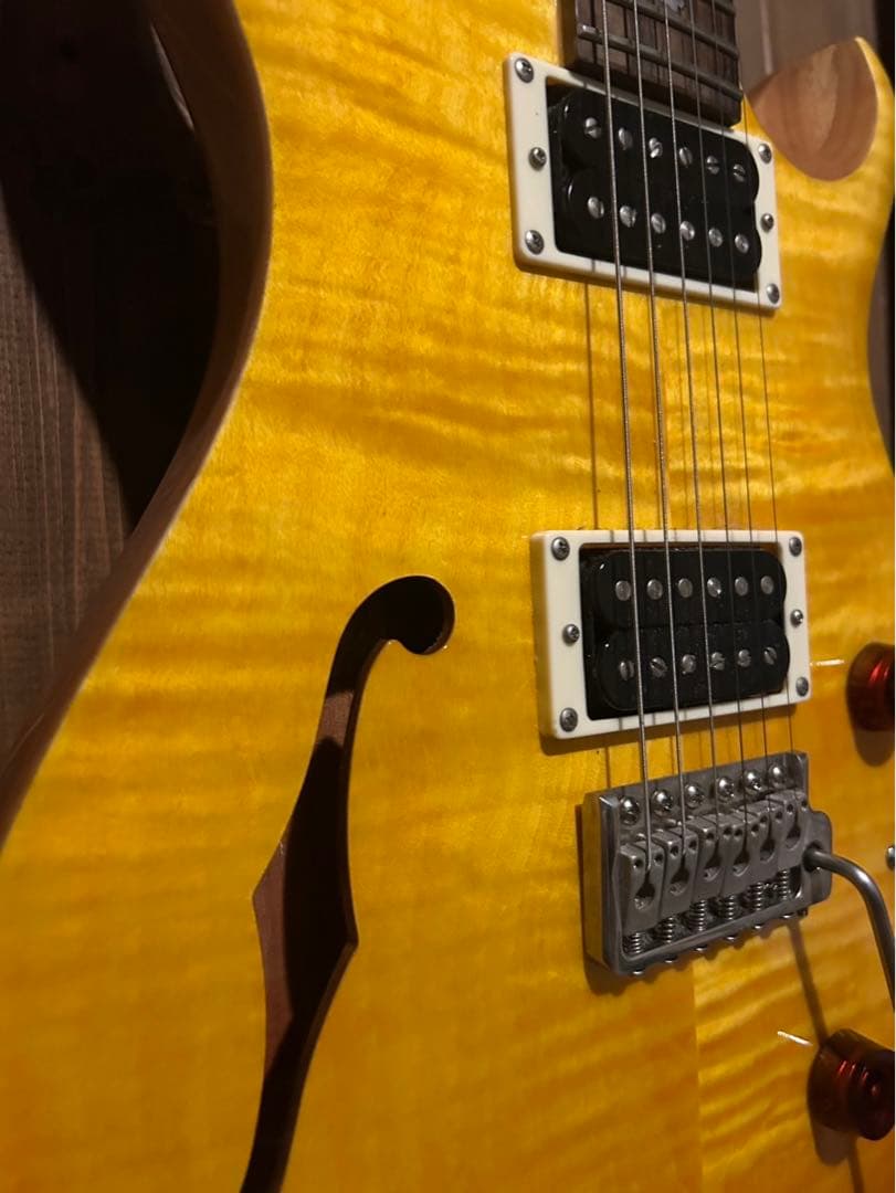 PRS SE Custom 22 Semi-Hollow イエロー