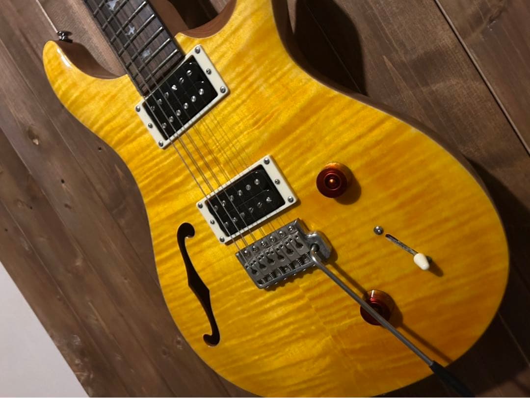PRS SE Custom 22 Semi-Hollow イエロー