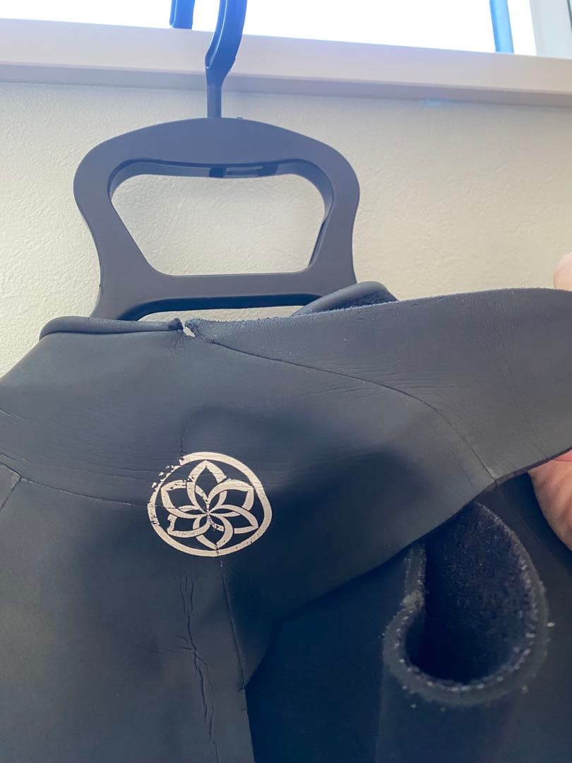 セミドライウェットスーツ　4/3mm