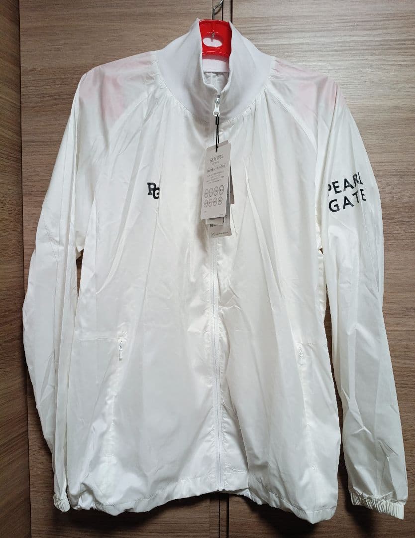 新品　パーリーゲイツ　ウィンドブレーカー　サイズ：４　ウィンブレ