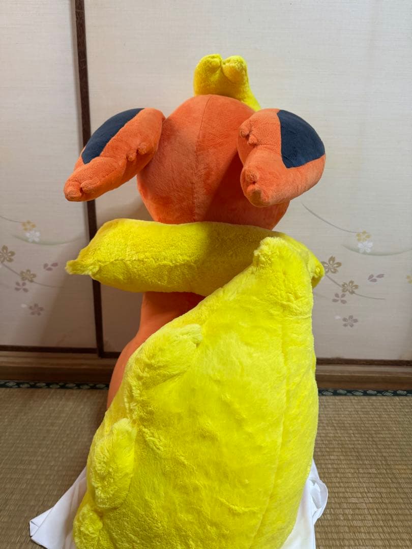 ブースター　等身大ぬいぐるみ