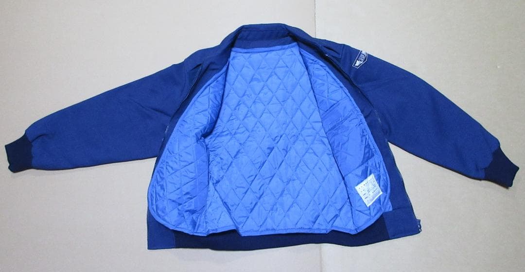 ４号：航空自衛隊のジャンパー（Ｓサイズ）