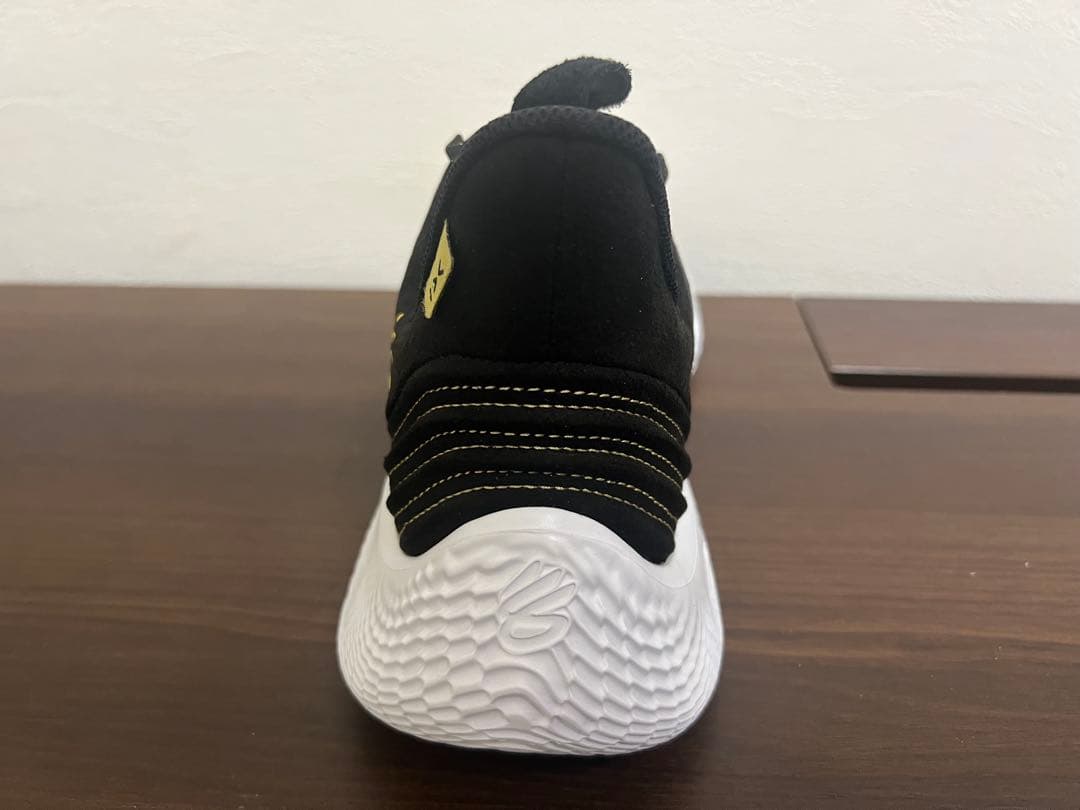 UA Curry Flow 9 新品 バッシュ 29.5cm 箱破損あり