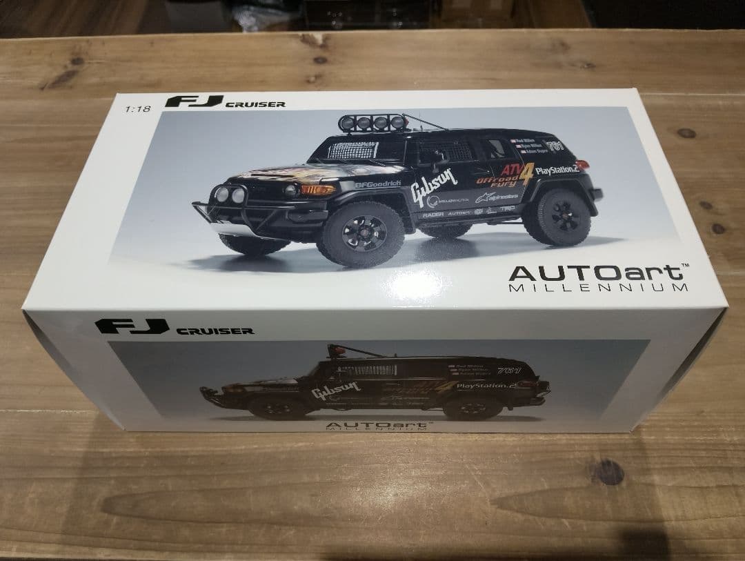 1/18 オートアート　トヨタ　FJクルーザー　ミニカー　ブラック　PS　ソニー