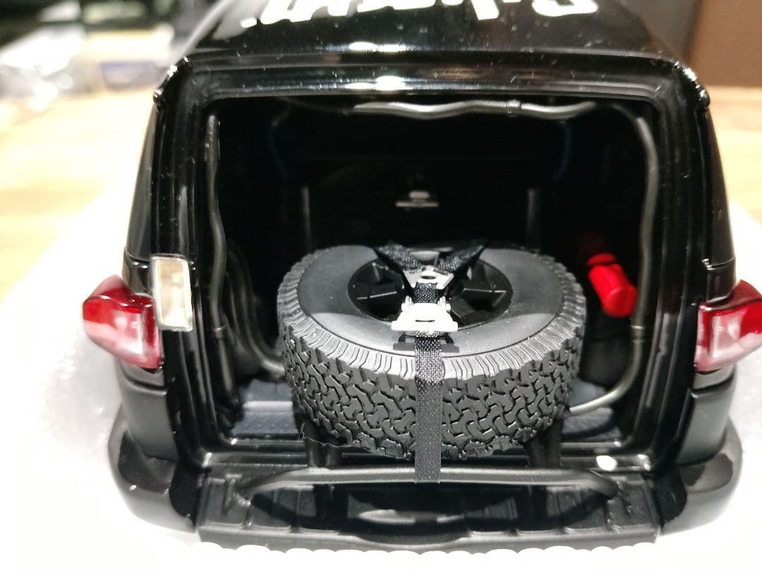 1/18 オートアート　トヨタ　FJクルーザー　ミニカー　ブラック　PS　ソニー